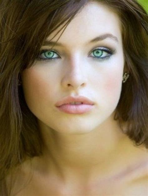 best eyeshadow for green eyes and fair skin.